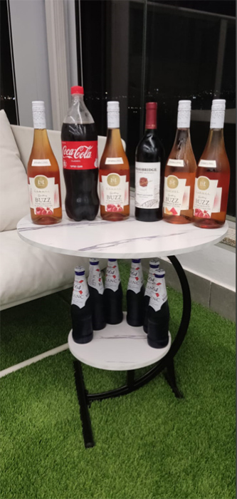 שולחן קפה עם שני משטחים עגולים